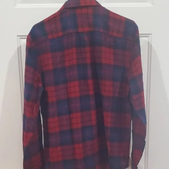 Lands' End Men's Flannel Blue and Red Plaid Button Down Shirt - Picture 10 of 10